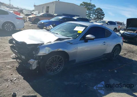 2017 Toyota 86 из США, поврежденный, VIN JF1ZNAA17H9703095